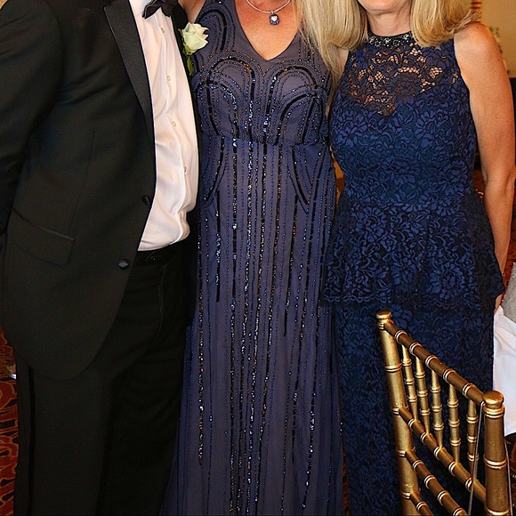 Adrianna Papell Dresses & Skirts - HP🎉Adrianna Papell gorgeous purple beaded dress